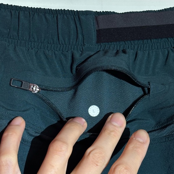 Lululemon teal surge linerless 6" shorts (no side pockets!) - size L - Picture 3 of 5